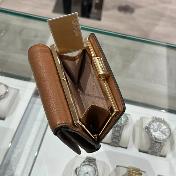 MICHAEL KORS JET SET TRAVEL MEDIUM PEBBLED LEATHER TRIFOLD WALLET - Picture 5 of 8